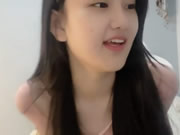 高顏值美女直播閃現露個奶 比個愛心奶 漂亮啊